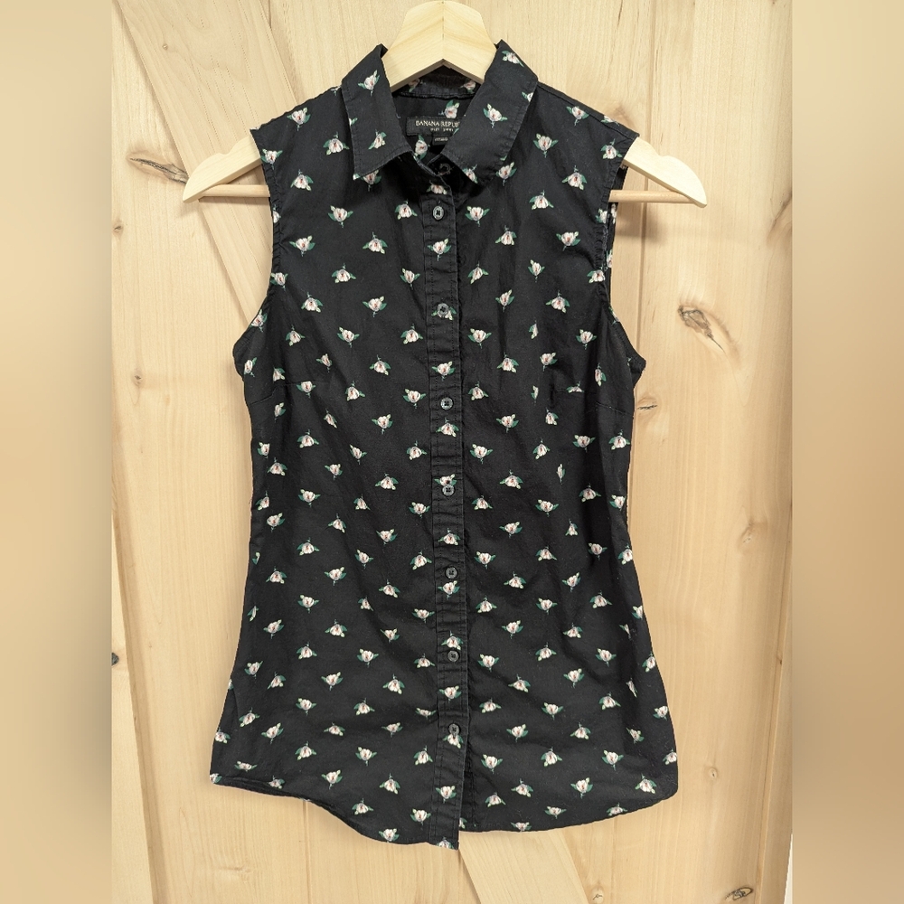 Banana Republic Women's Black Floral Sleeveless Button-Down Shirt Riley Size 0